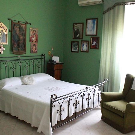 B&B Betania Riposto Bagian luar foto